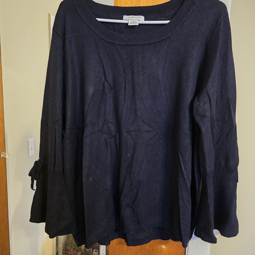 Liz Claiborne Black Sweatshirt